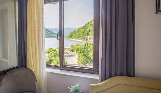 Great Studio Flat with View near Beach in Tivat