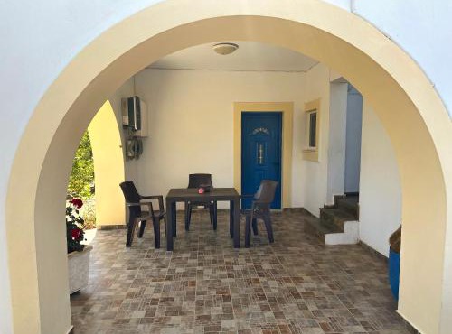 Green Parrot Apartments in Kithira