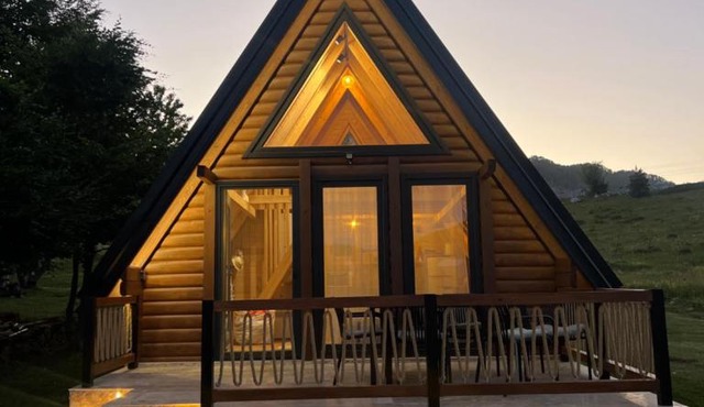 Grlo Sokolovo A-Frame Cottage - Mountain Retreat near Podgorica