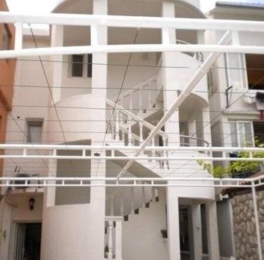 Guest house Lackovic in Budva