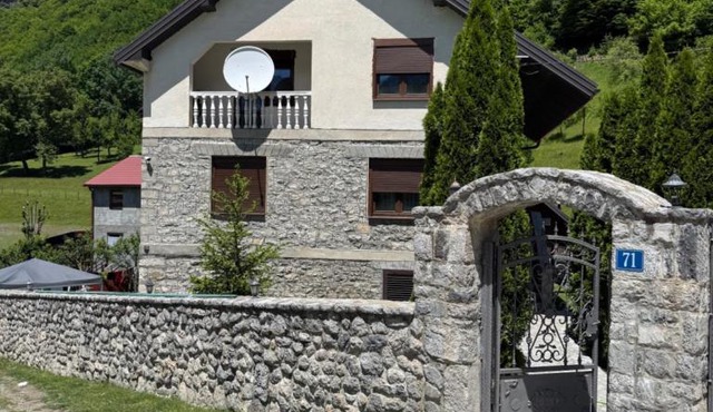 Guest House Vuthaj