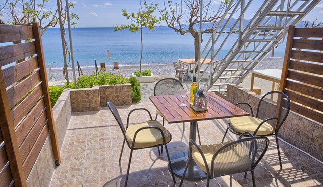 Haraki Dream View, two steps from the sea. Α Family friendly resort.