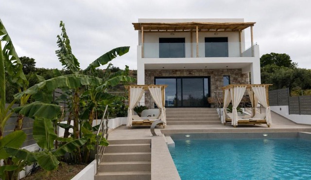 Haraki Kalma Luxury Villa in Haraki