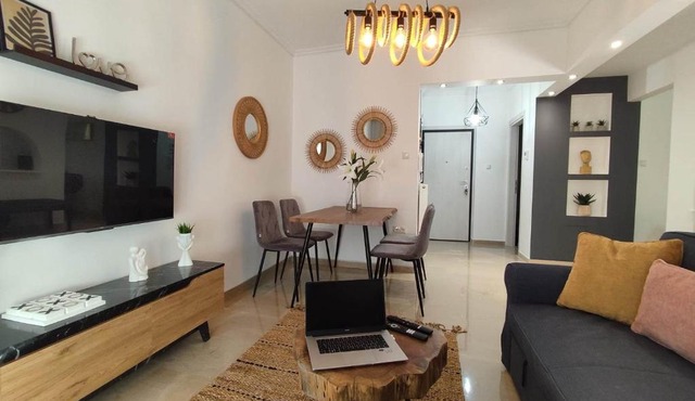 Haris modern apt. near the sea in Thessaloniki