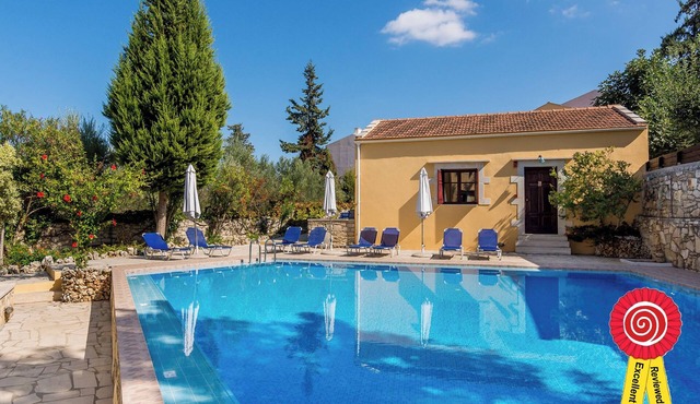 Heliopetra studios, small village near beaches in Douliana
