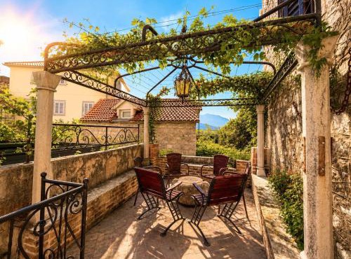Hidden Garden Stone House Private Romantic Retreat in Budva Old Town