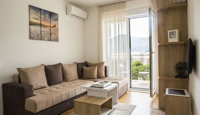 Hidden Mini Palais with Sea View in Budva