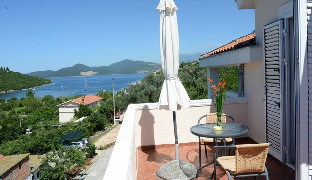 Holiday apartment Bigova for 1 - 4 persons with 1 bedroom - Holiday apartment in one or multi-family