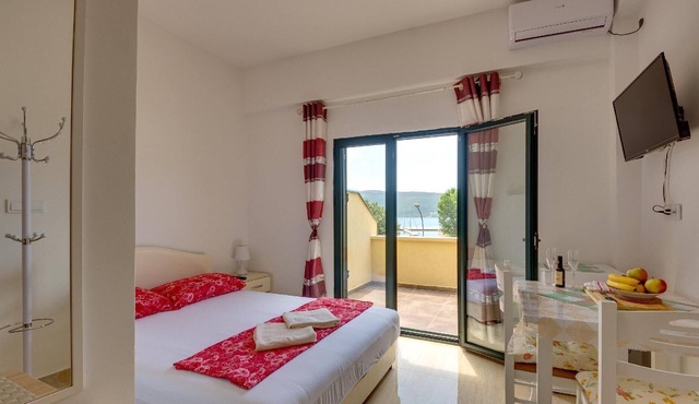 Holiday apartment Meljine for 1 - 2 persons - Holiday apartment in one or multi-family house