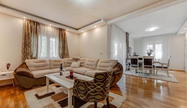 Holiday Home DIV