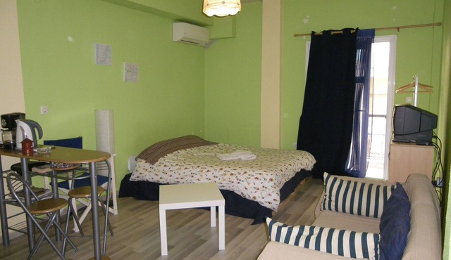 Homy cozy studio towards the center