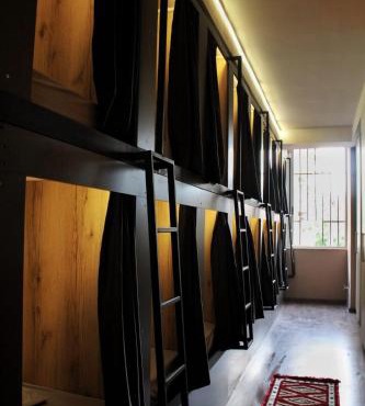 Hostel 90pods & C O working in Shkodër