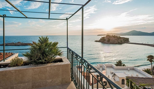 Hotel Azimut