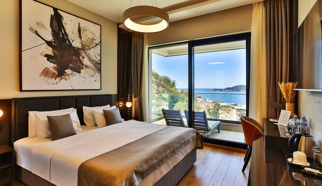 Hotel kingStone Budva in Przno