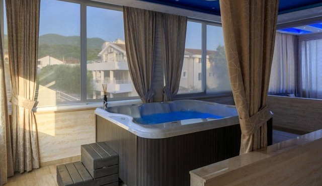 Hotel Maksim