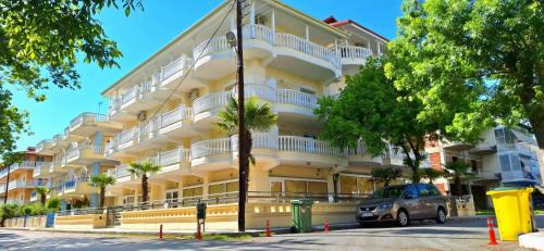 Hotel Victoria in Olympic Beach