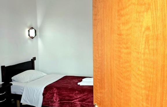 Hotel W Bush Square in Fushë-Krujë