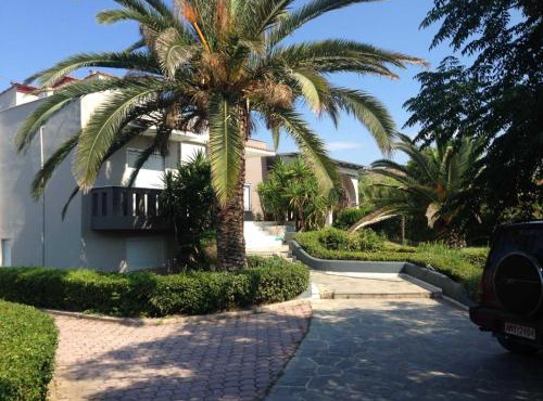 House with Garden in Nea Peramos
