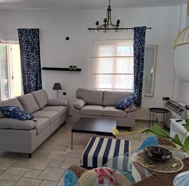 house with garden next to the sea in Ierapetra