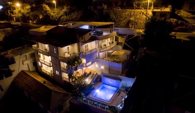 House with sea view and pool-entire space with private entrance