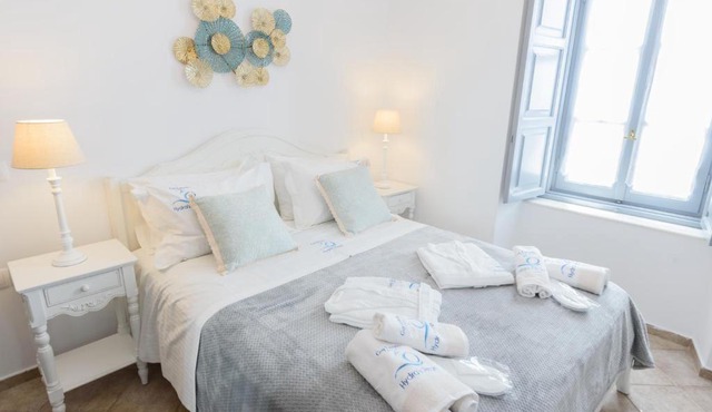 Hydra's Pearl - Blue Pearl, Luxury Mansion, No steps, 120m from the port