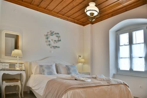 Hydra's Pearl - White Pearl, Luxury Mansion, No steps, 50m from the port
