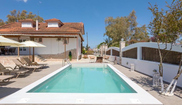 Ilenia's 3 Bedroom House With Private Pool
