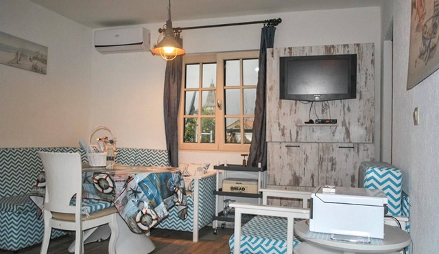 In a stone house in the heart of the charming town of Perast are located these two studio apartments