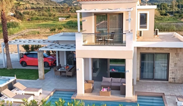 in Mithimna mit Privatem Pool by Interhome in Kissamos Kriti