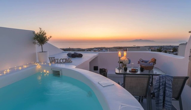 Ira Sea View Couple Studio with Rooftop Jacuzzi