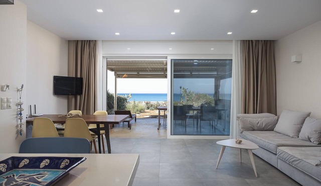 Iris Suite | Beachfront Getaway in Kokkinos Pirgos