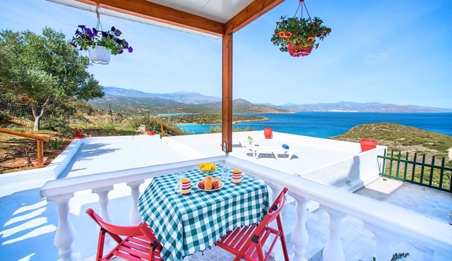 Istron Beachside Studio in Agios Nikolaos