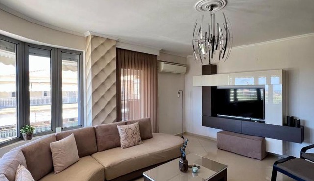 John Holiday Apartment