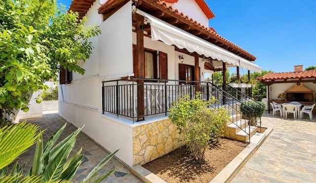 Kineta Garden Retreat - Coastal House for 8 by ΜΡS in Athens