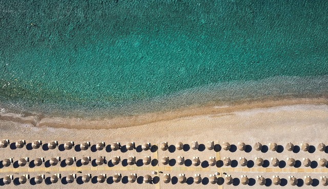 “Kiotari Miraluna Beach Resort”