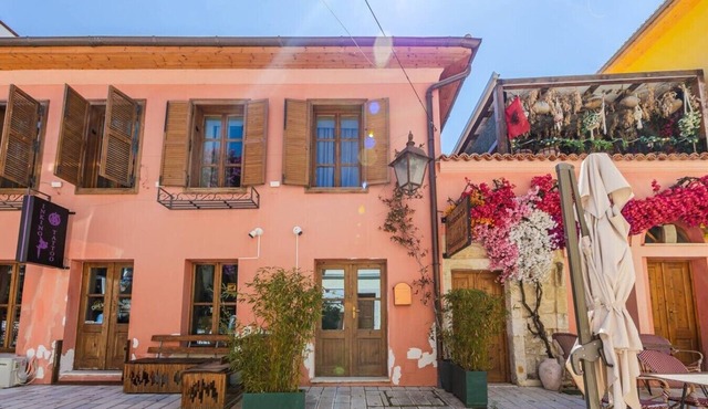 Konak Lemon Guesthouse | Heart of Vlora by PikHost