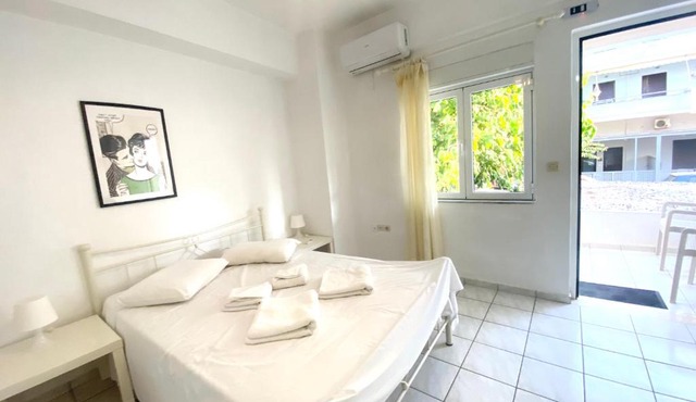 Korona beach apartments III in Rethymno