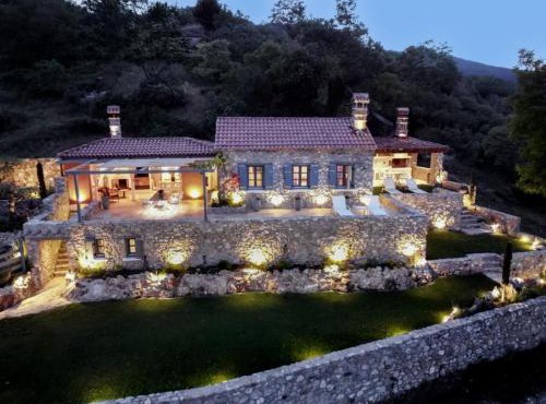 Kriari forest & sea view luxury cottage in Dio-Olympos