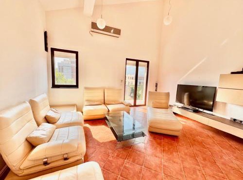 Kumbor sunny port with shared pool in Kumbor