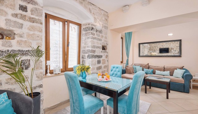 La Dolce Vita❤️UNESCO Kotor–Luxury 1BR Apartment Medieval Charm & Modern Comfort