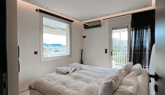 Lagonisi Luxury apartment 2 by the sea in Lagonissi