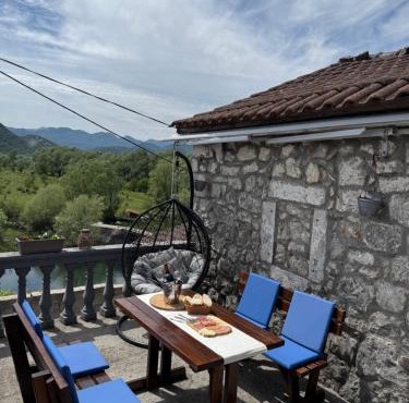 Lake Escape Dodoši