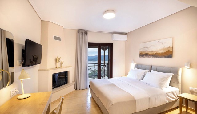 Lake Kremasta Hotel in Agrafa