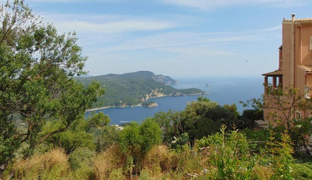 Lakones View House