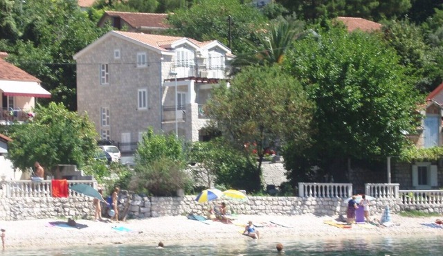 Large villa, family friendly in Orahovac near 2 Restaurants, 20m Beach,Nr Kotor