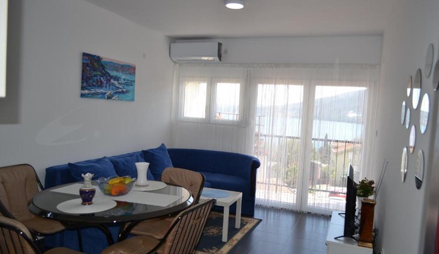 Larissa Sunrise Apartment