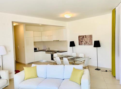 Lavender Bay Apartment B13