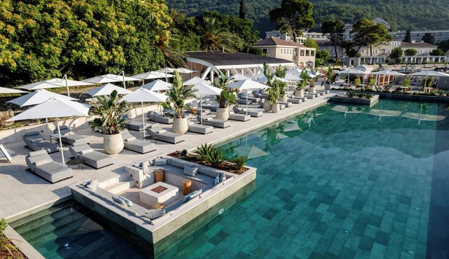 Lazure Hotel and Marina