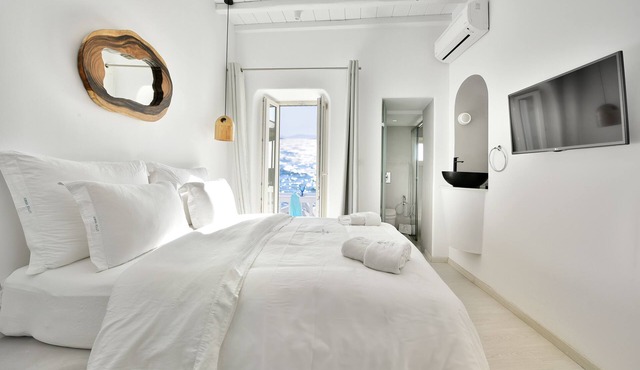 Little Venice Suites in Mykonos