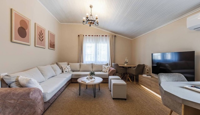 Loen Spacious Seaside | 3BR Apartment by PikHost in Durrës